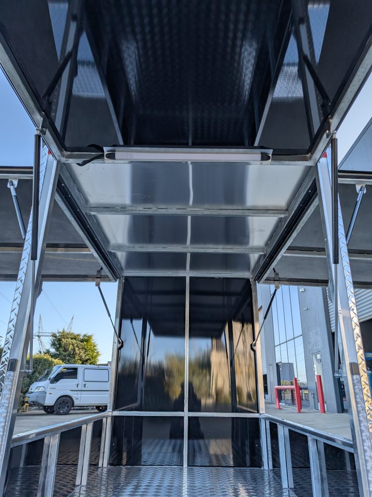 Service trailer