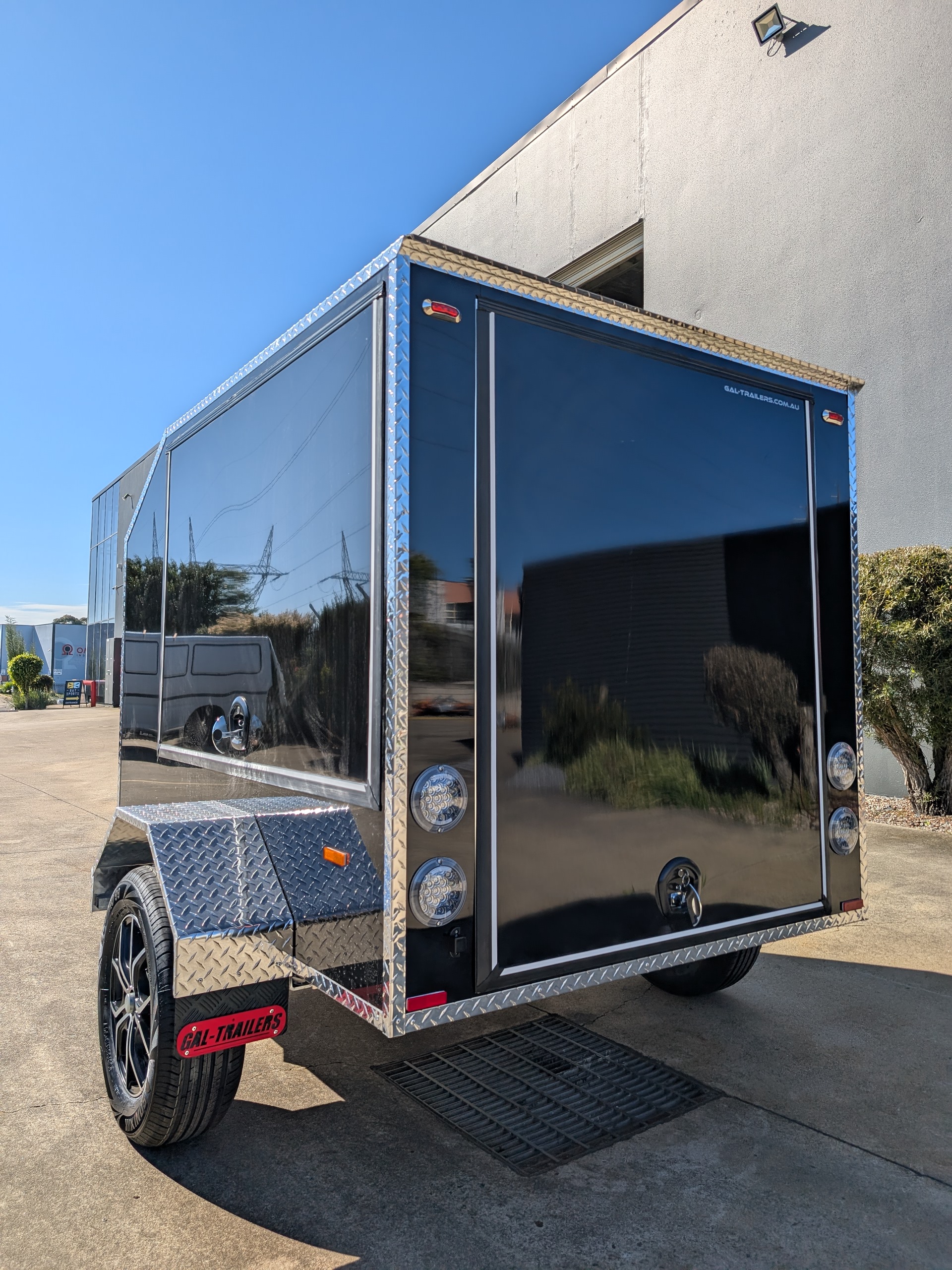 Service trailer