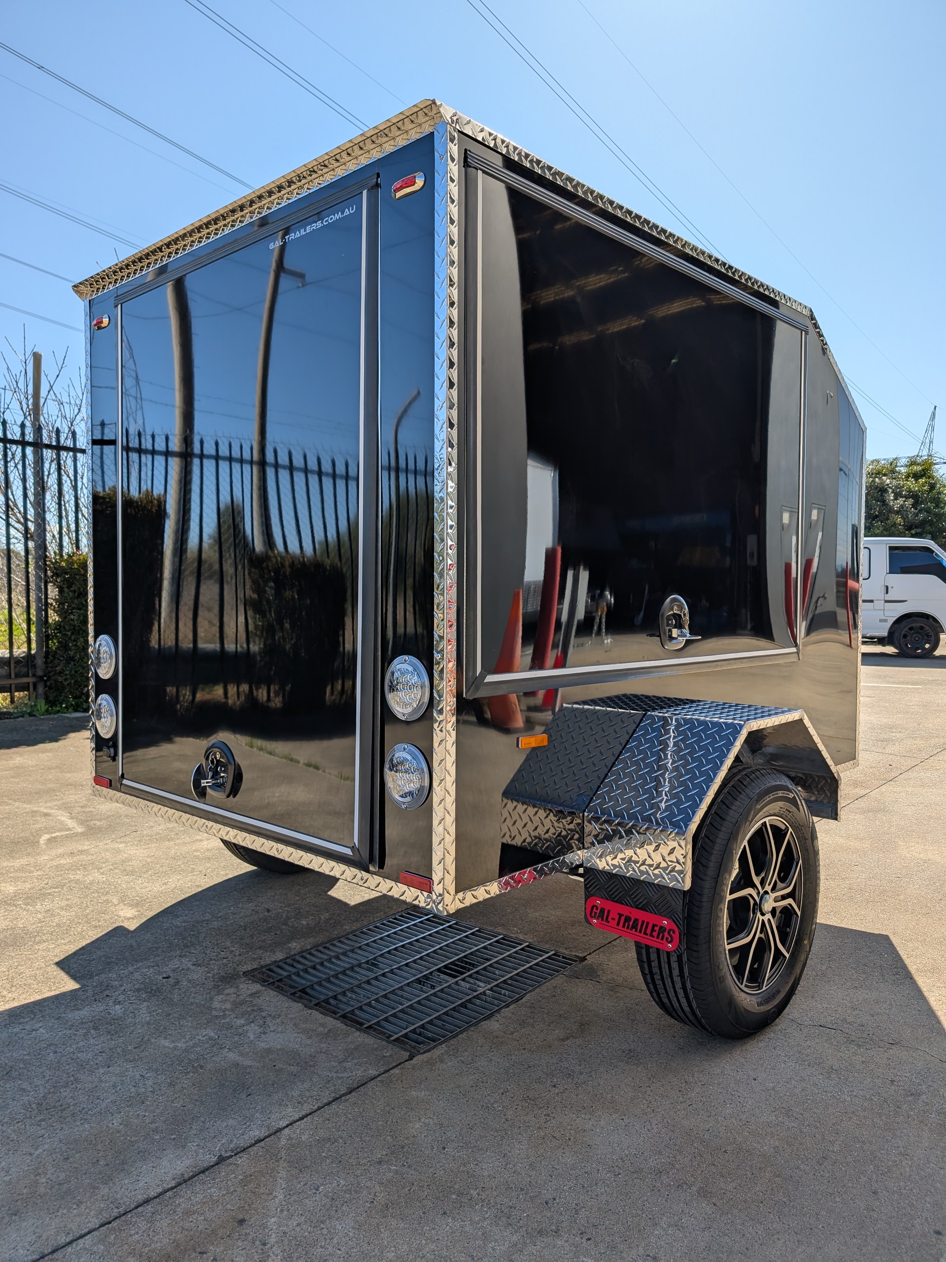 Service trailer